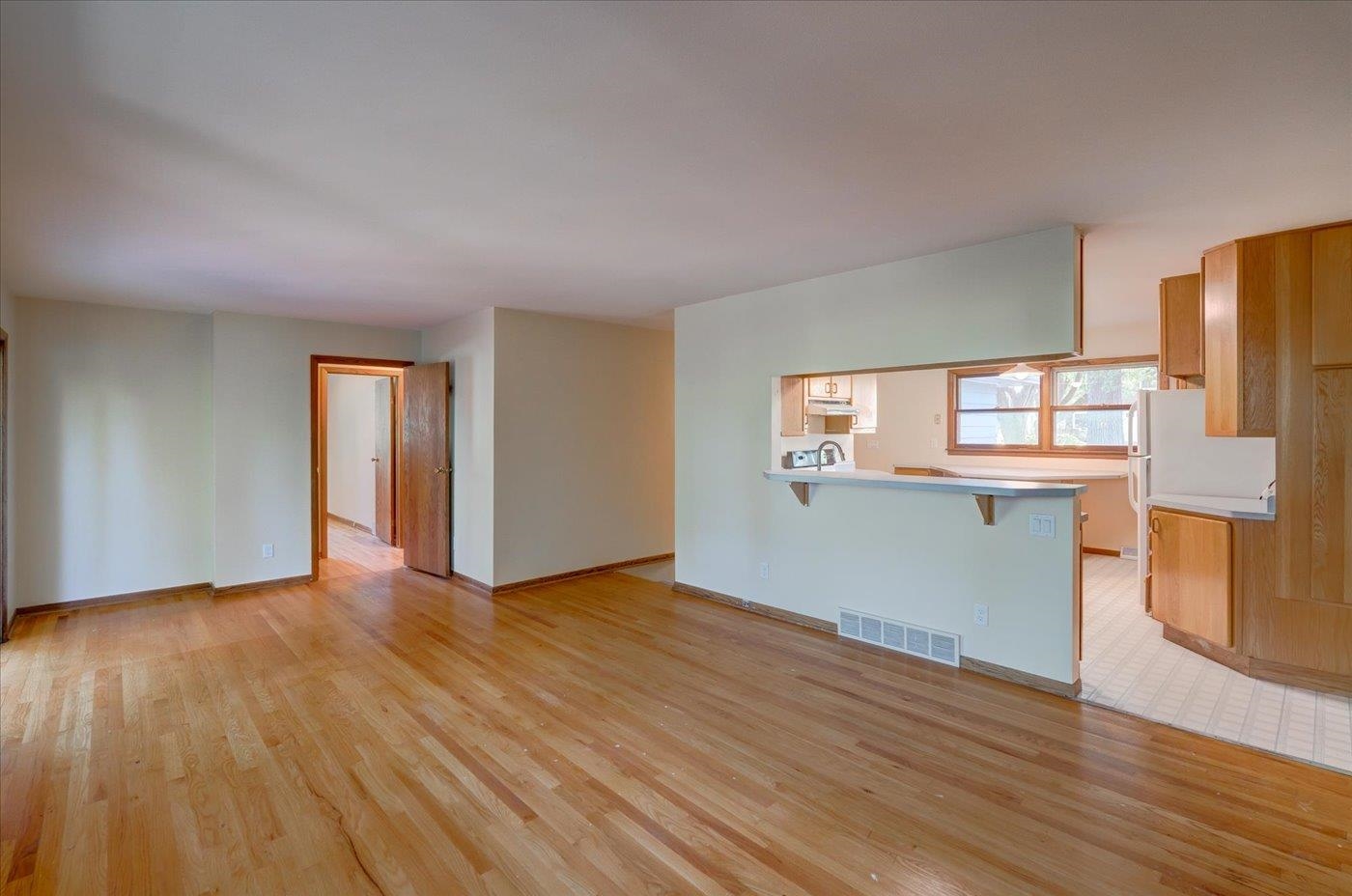 1614 Meadowcrest Lane
