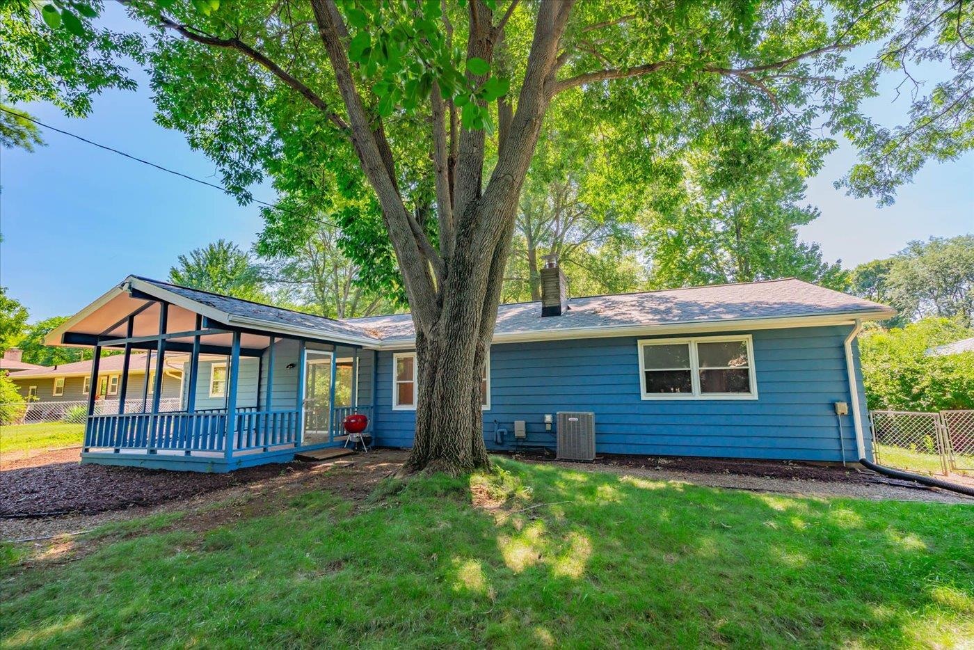 1614 Meadowcrest Lane
