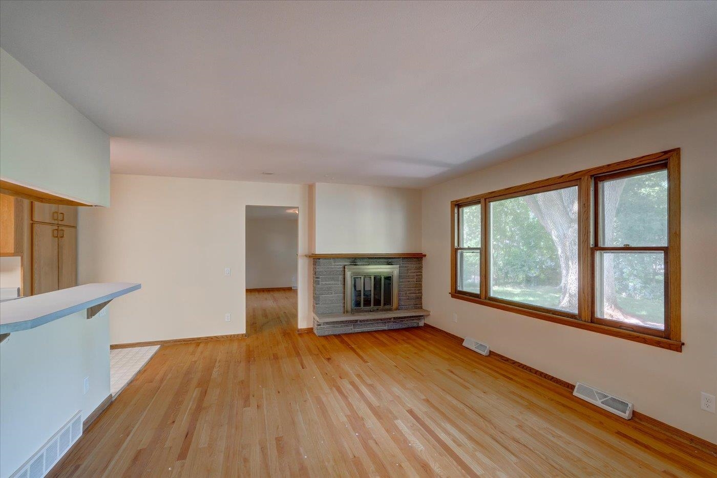 1614 Meadowcrest Lane