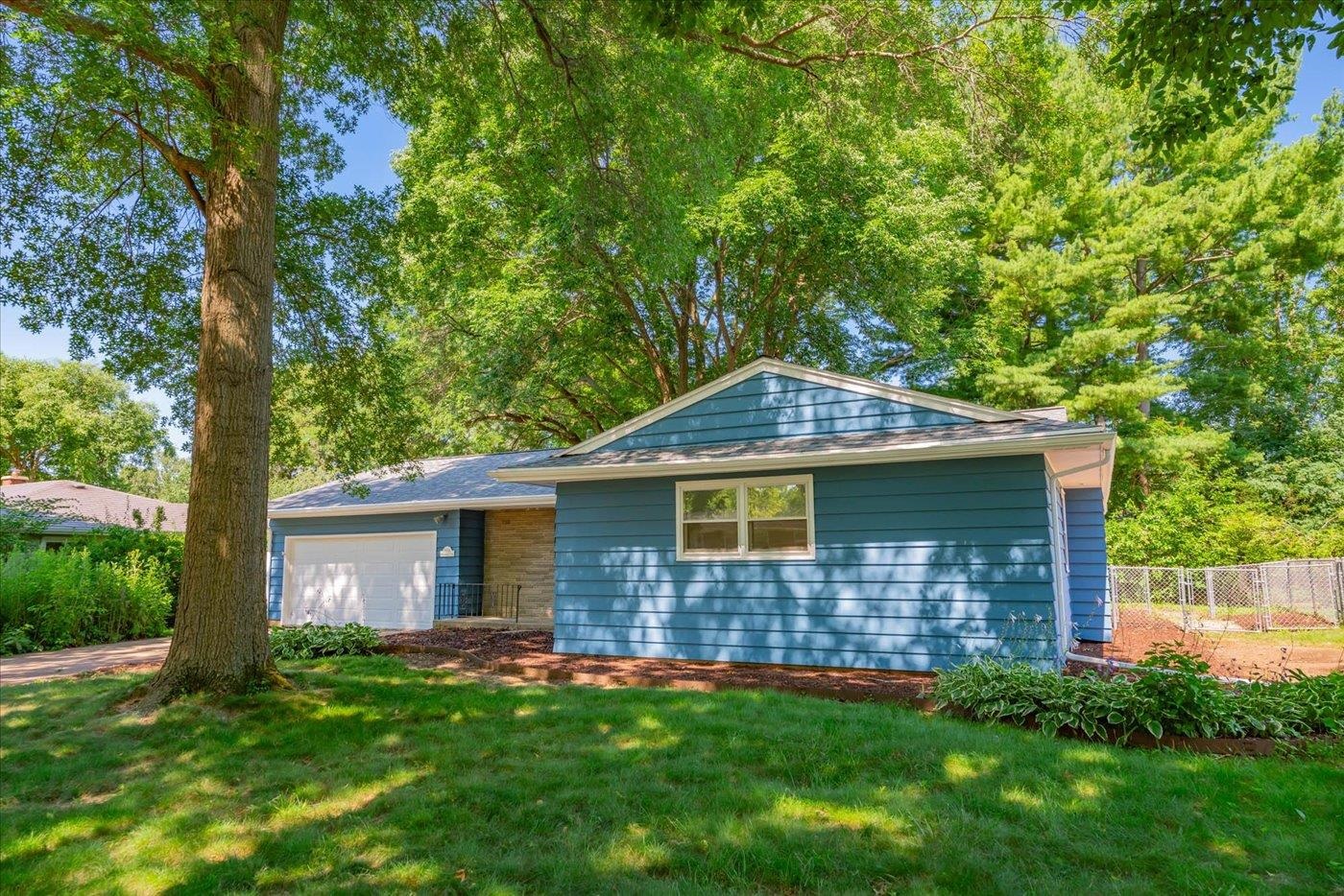 1614 Meadowcrest Lane