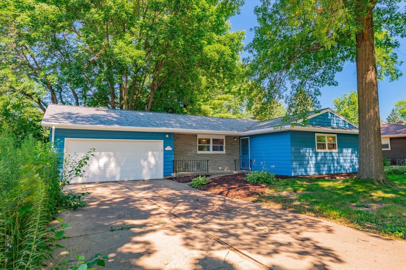 1614 Meadowcrest Lane