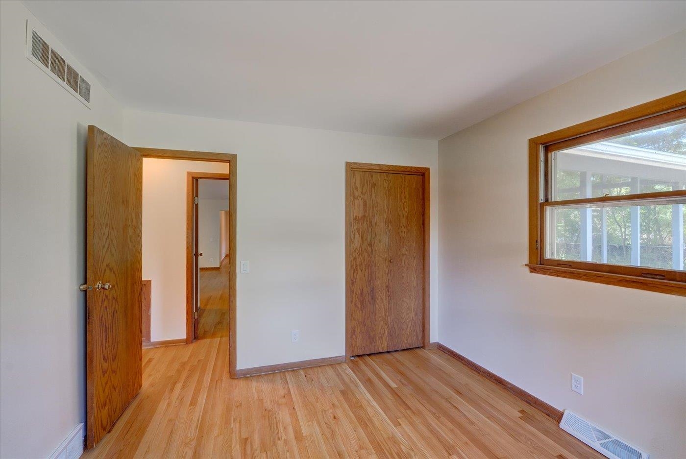 1614 Meadowcrest Lane