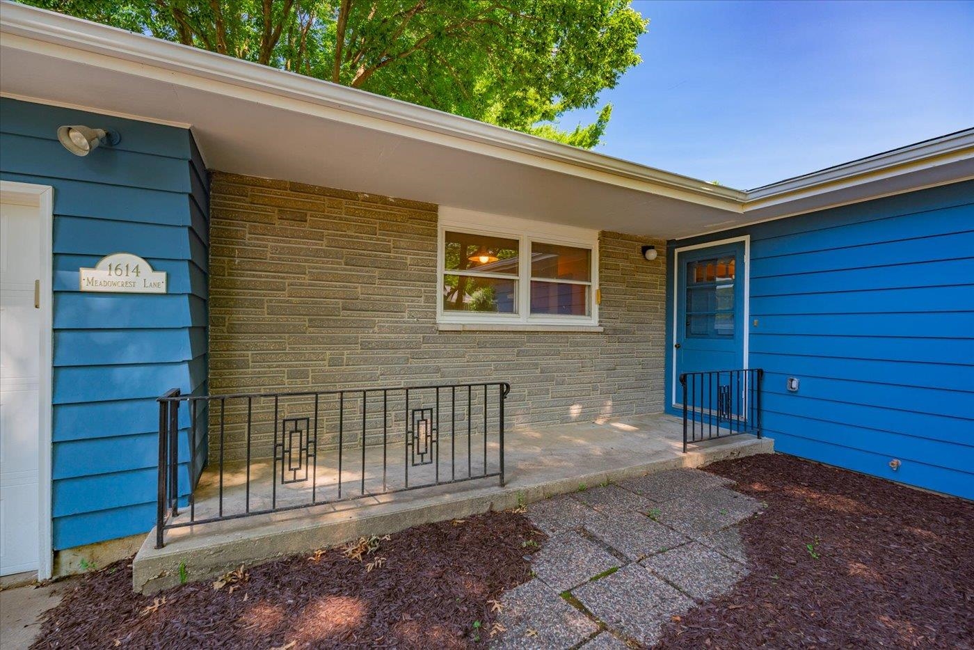 1614 Meadowcrest Lane