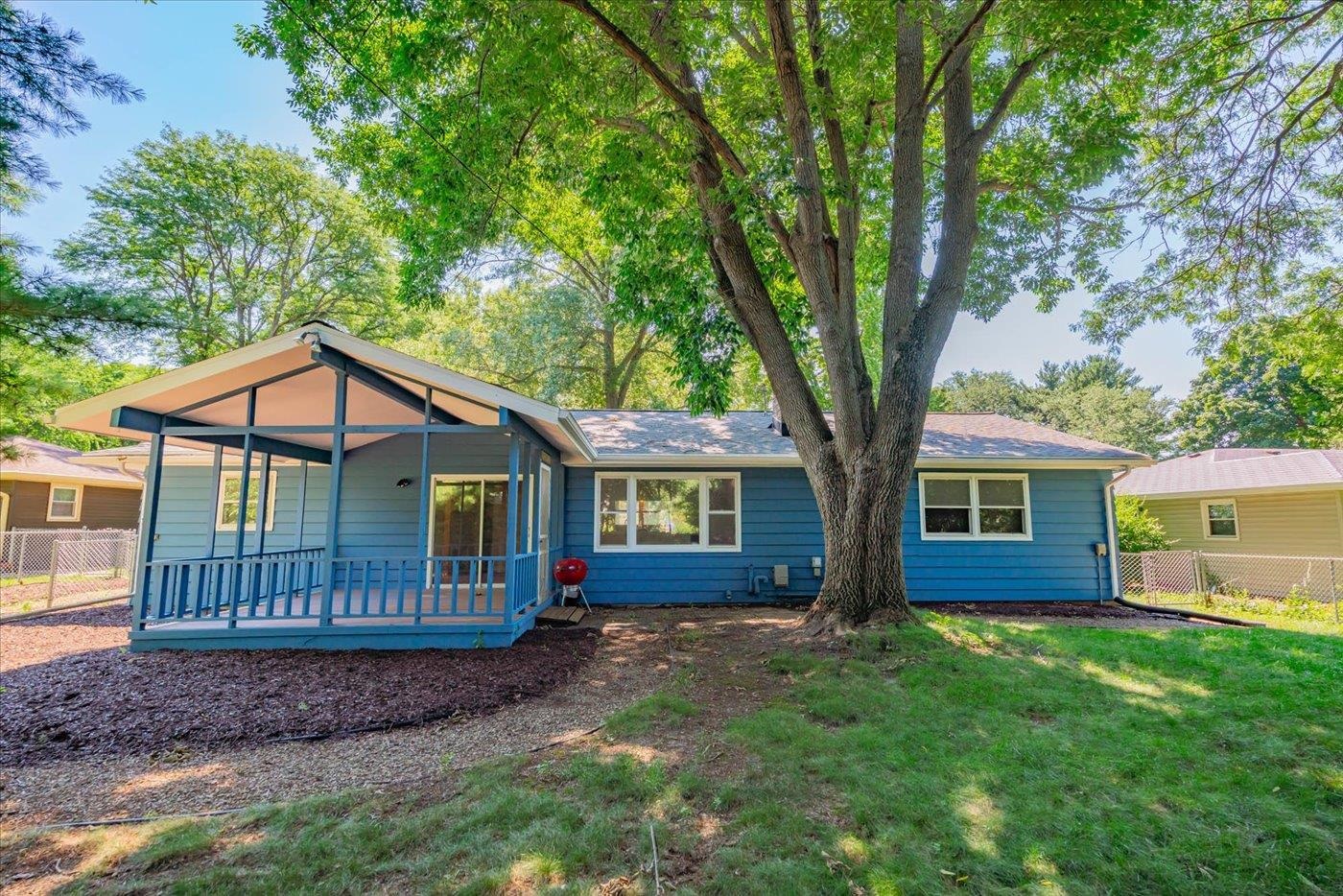 1614 Meadowcrest Lane