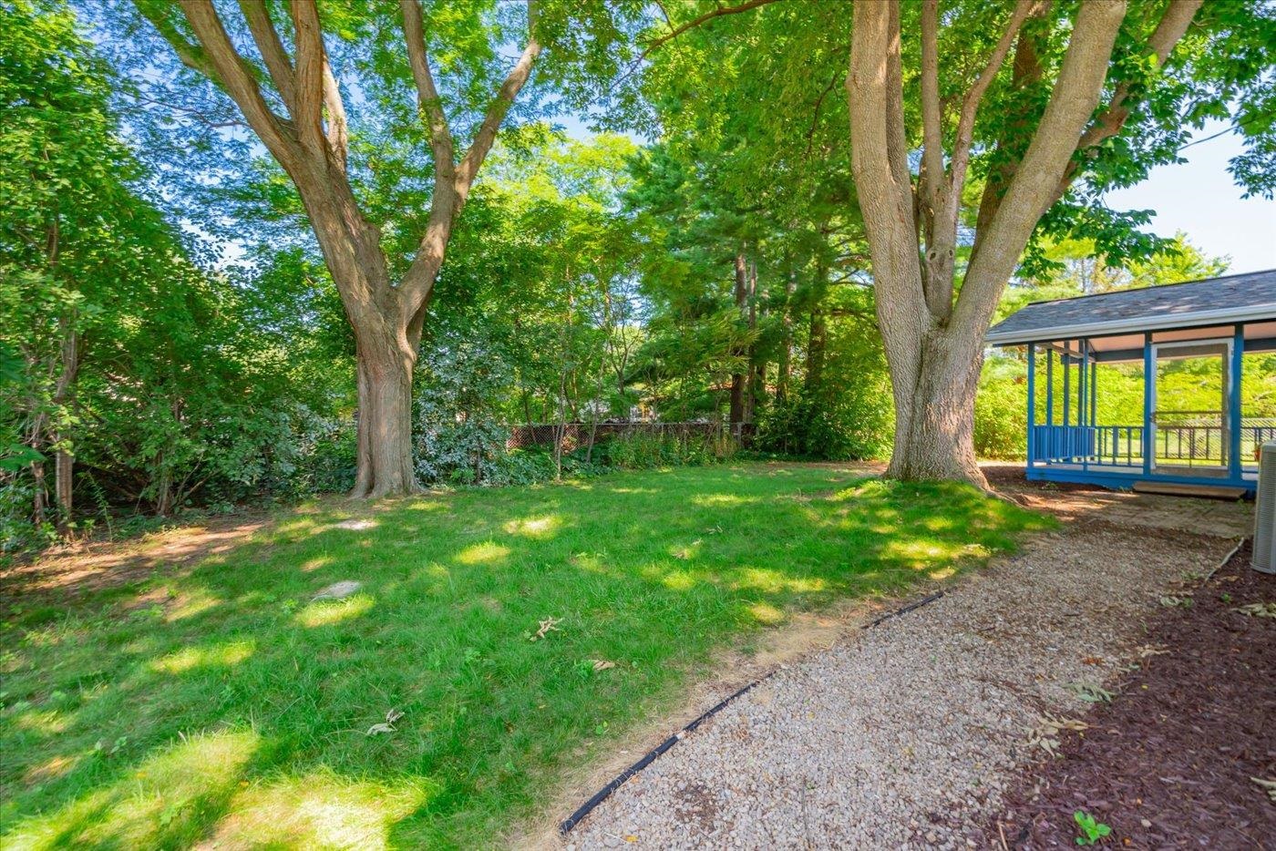 1614 Meadowcrest Lane