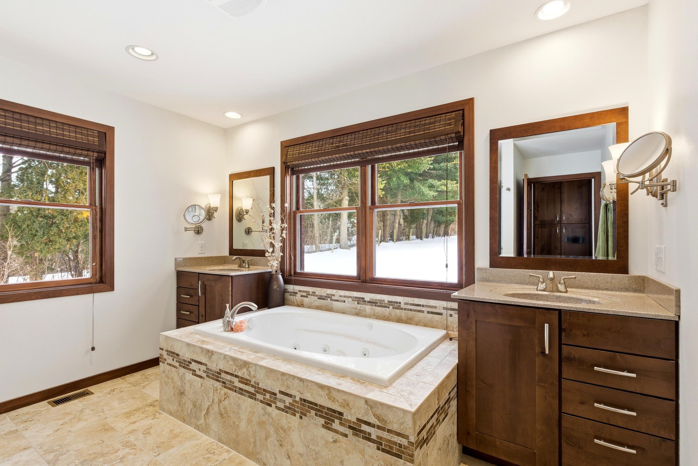 2460 Spring Rose Circle