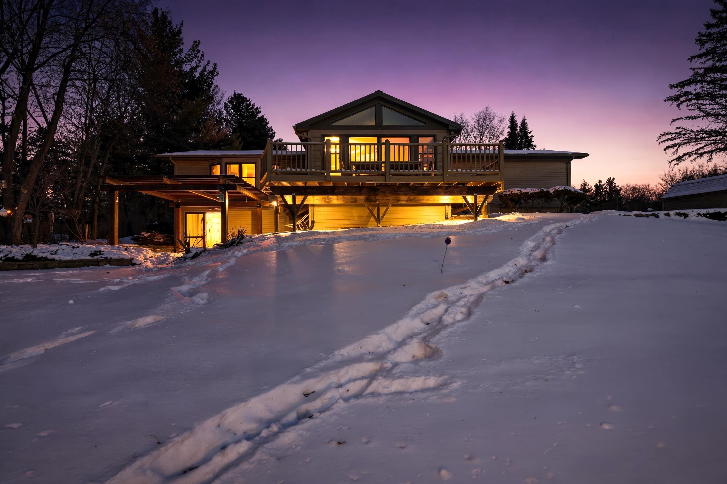 2460 Spring Rose Circle