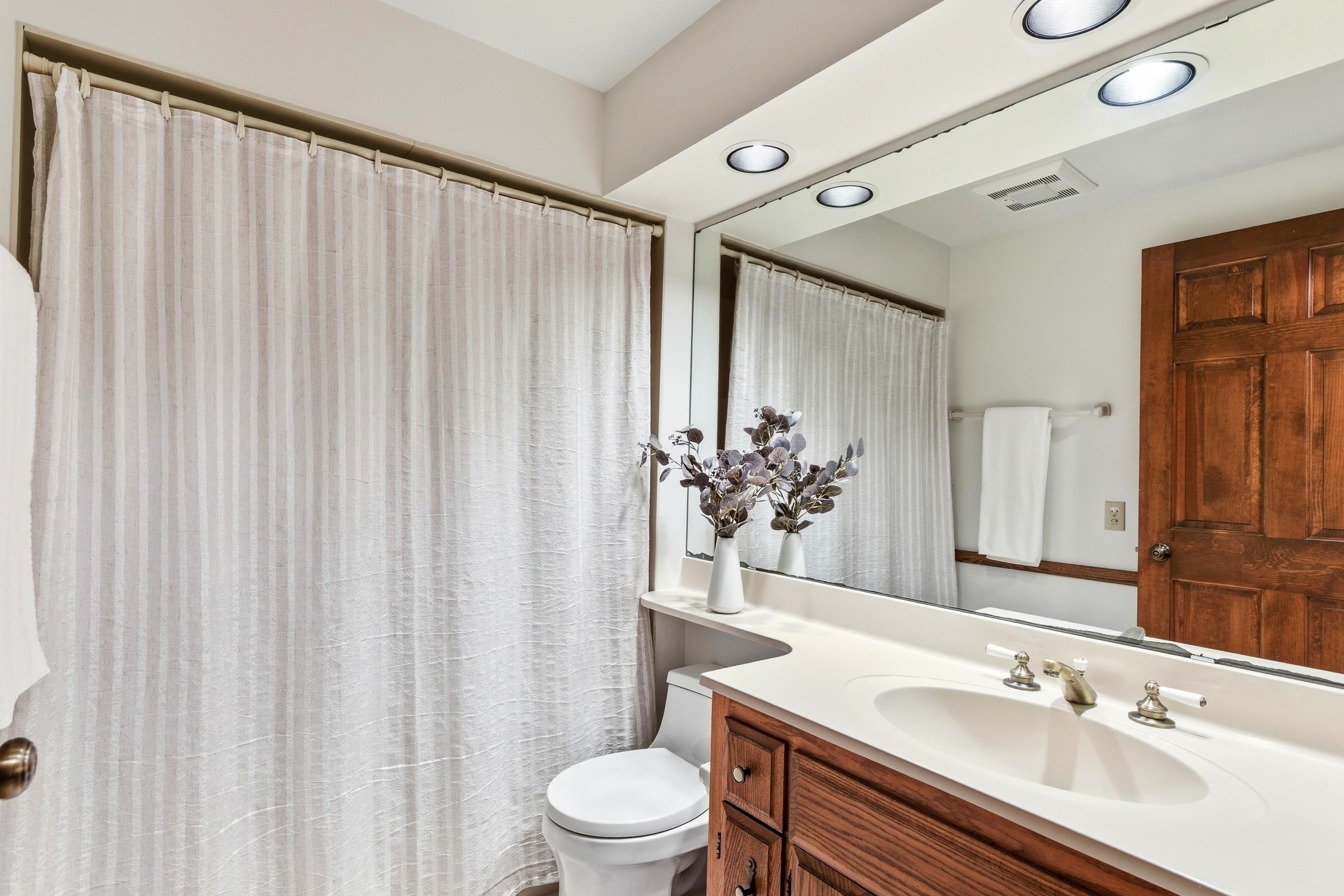 201 S Kenosha Drive