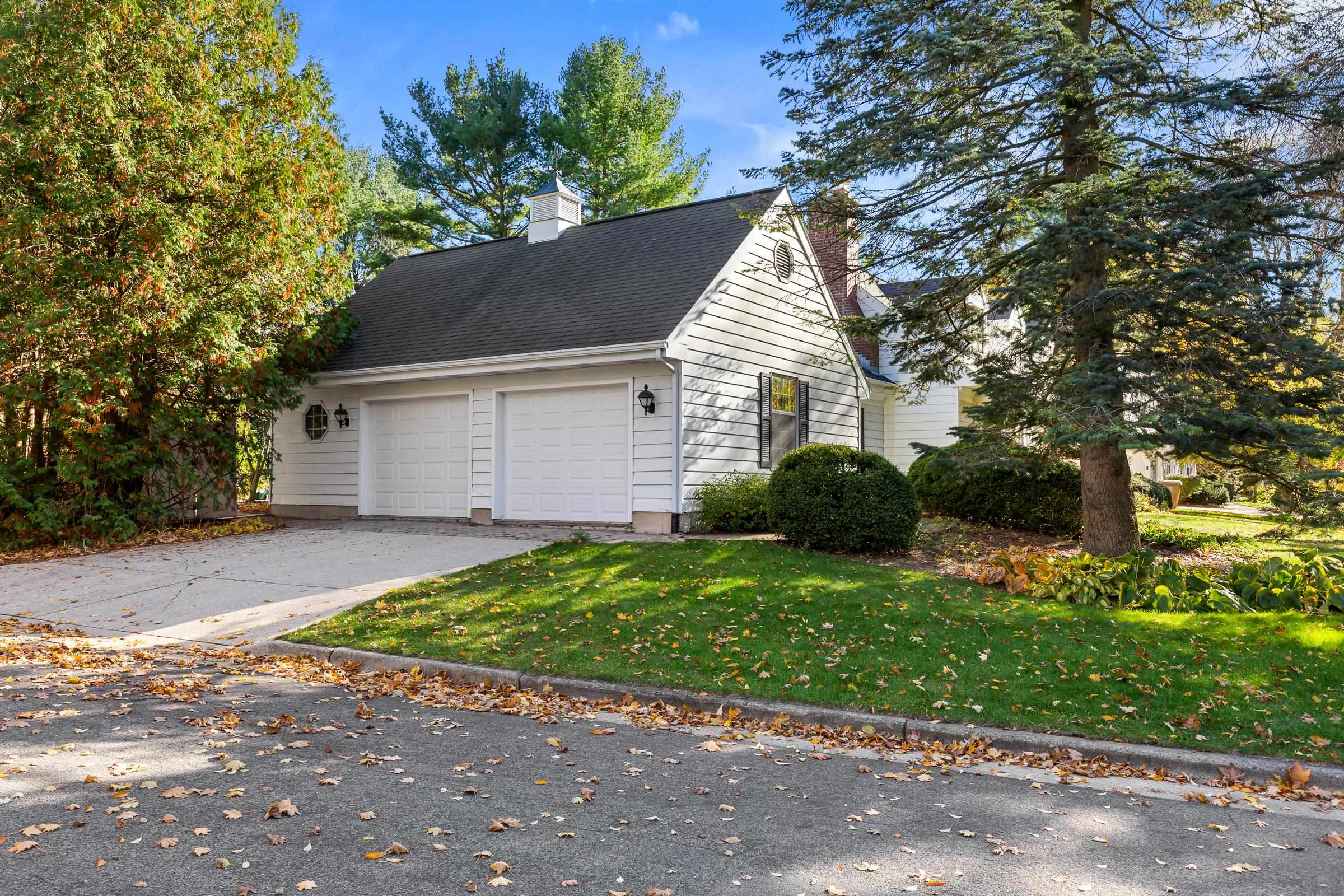 201 S Kenosha Drive