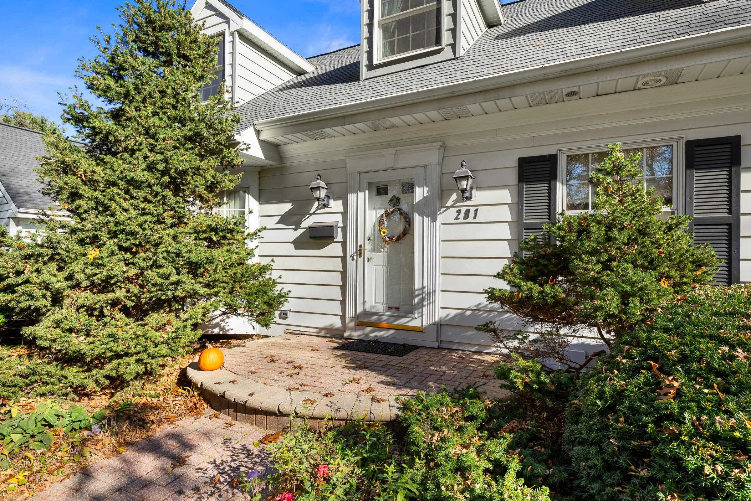 201 S Kenosha Drive