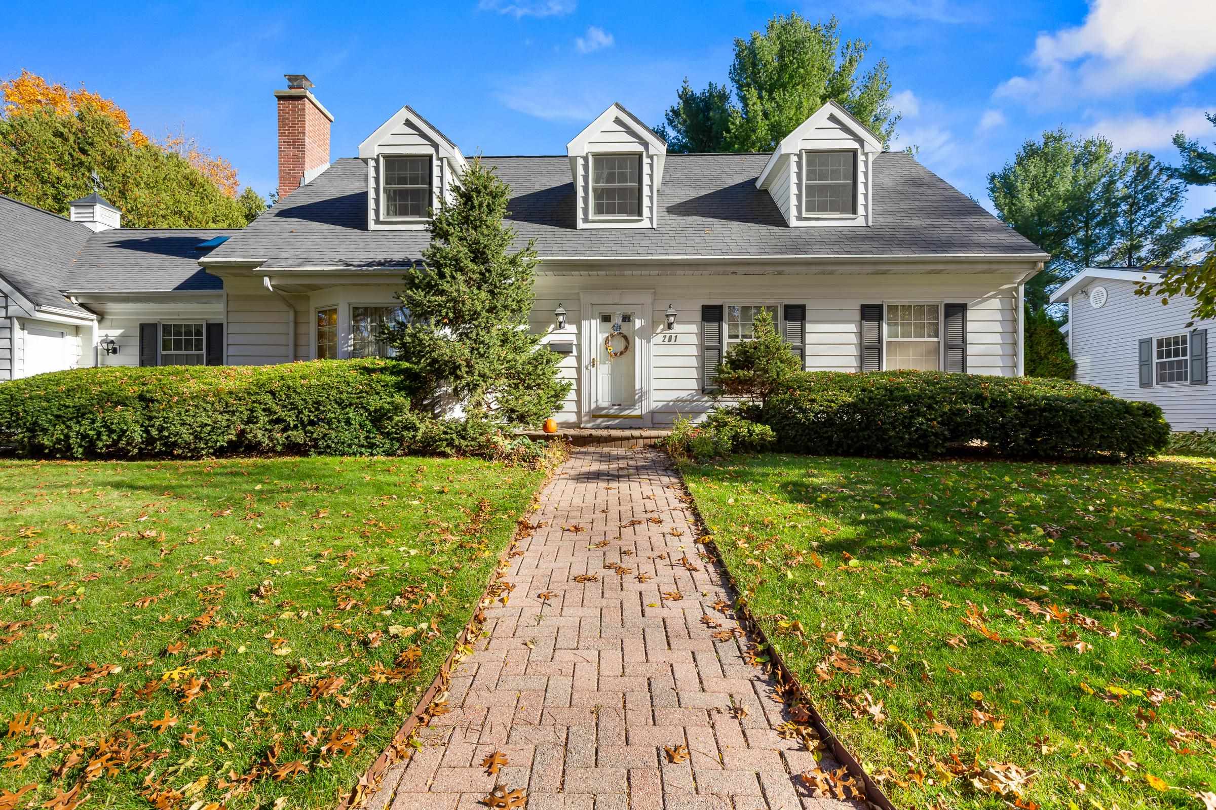 201 S Kenosha Drive
