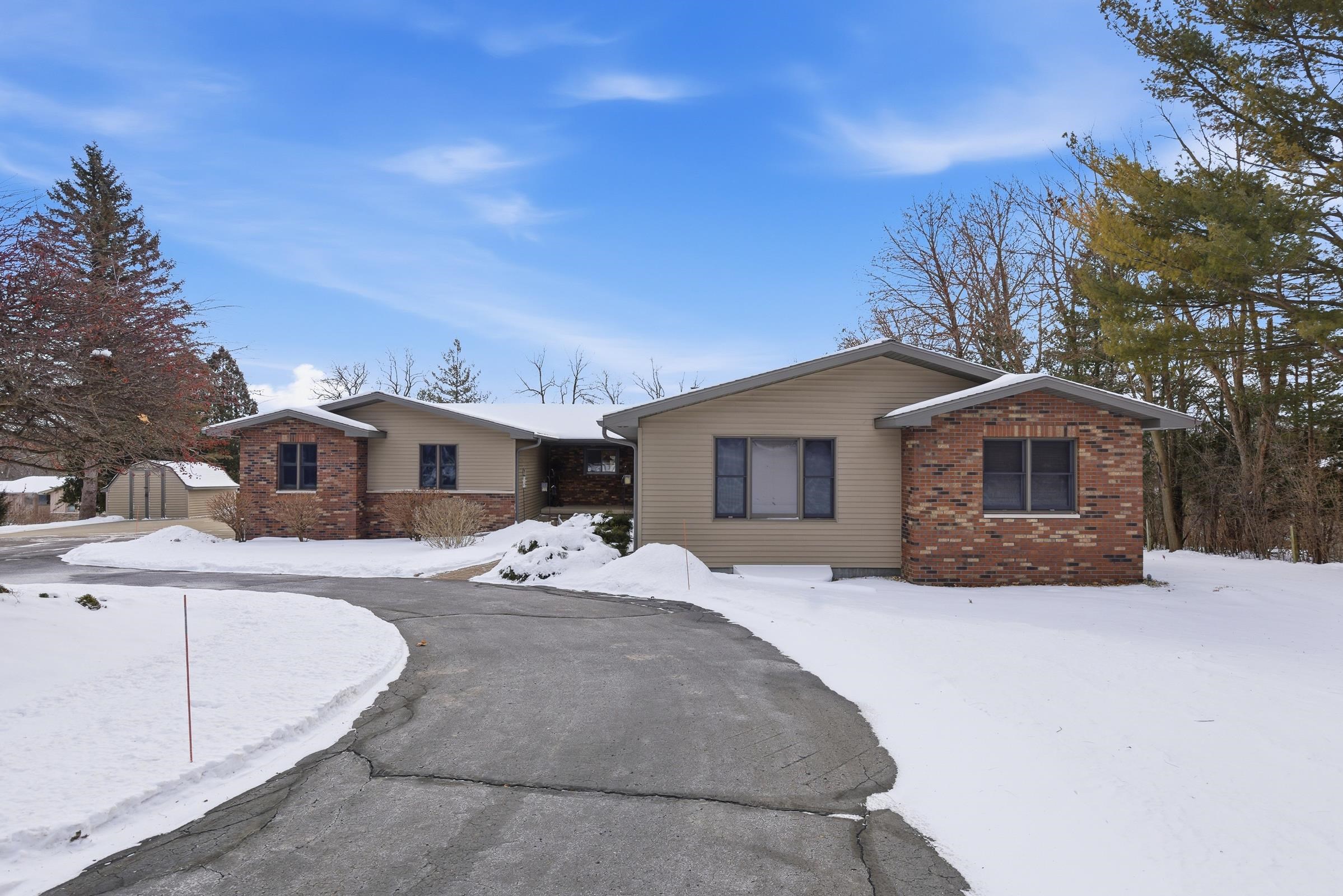 2460 Spring Rose Circle