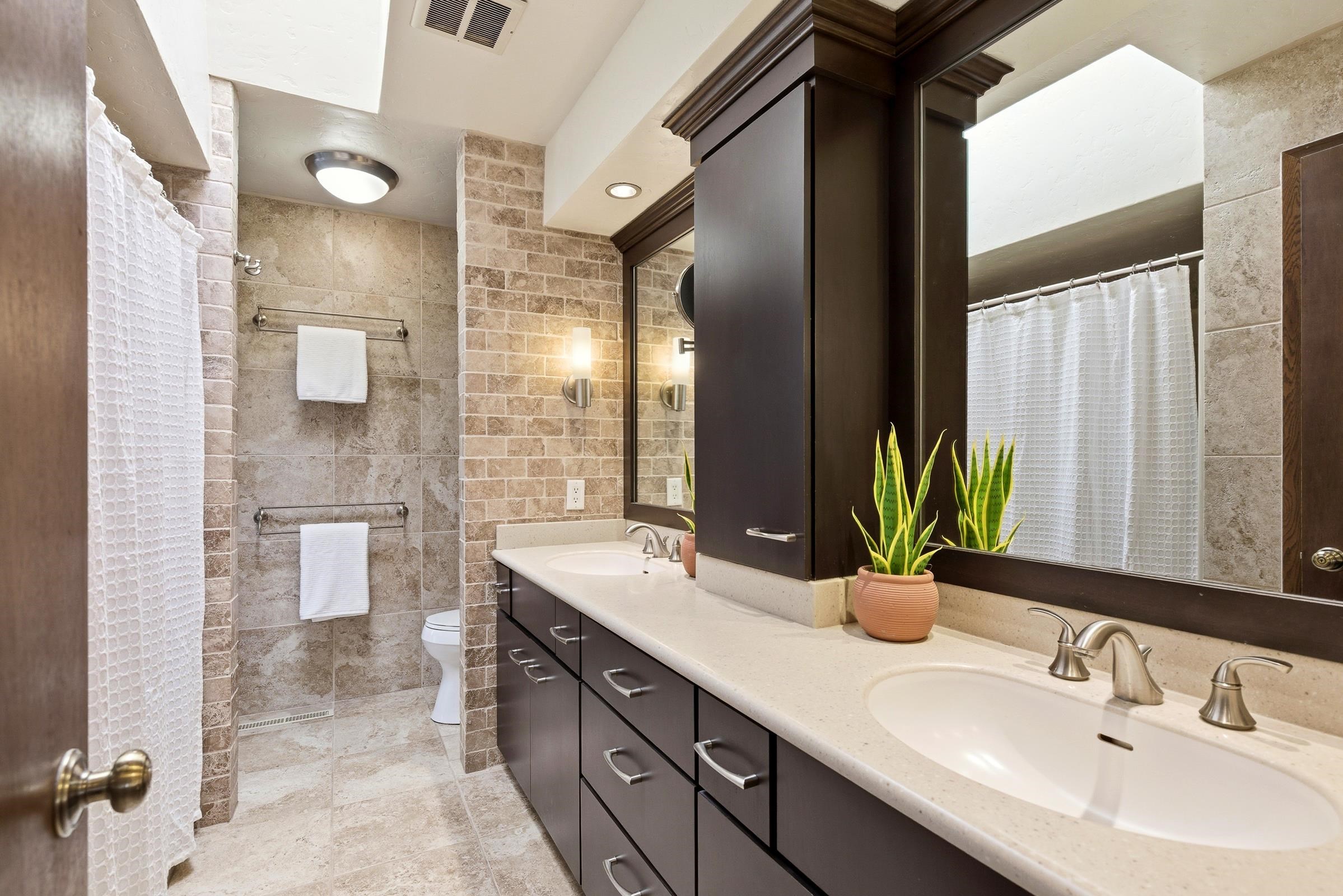 2460 Spring Rose Circle