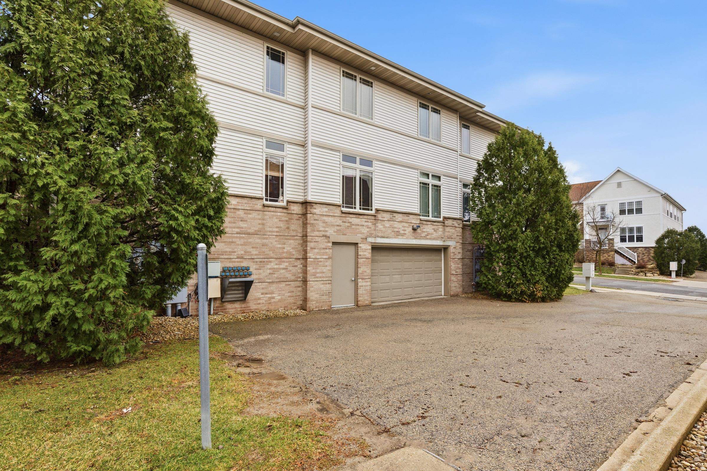 8275 Starr Grass Drive