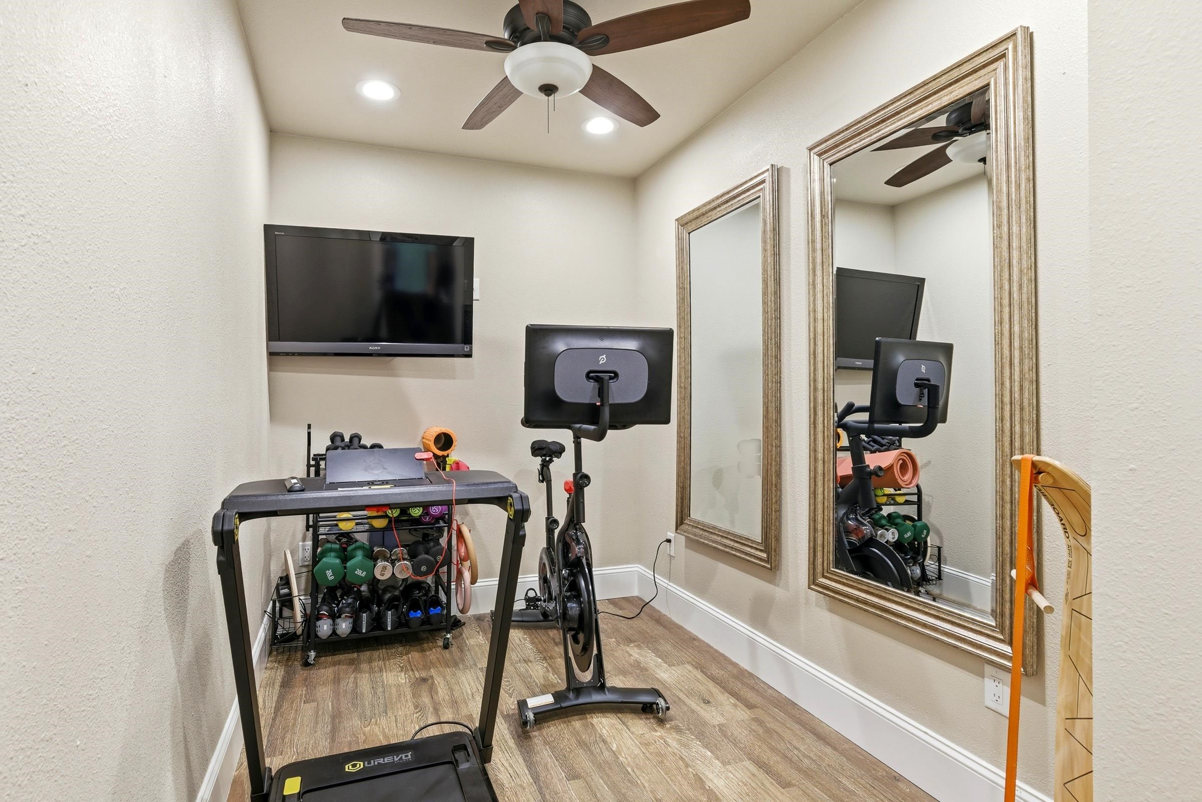 2505 Genevieve Way