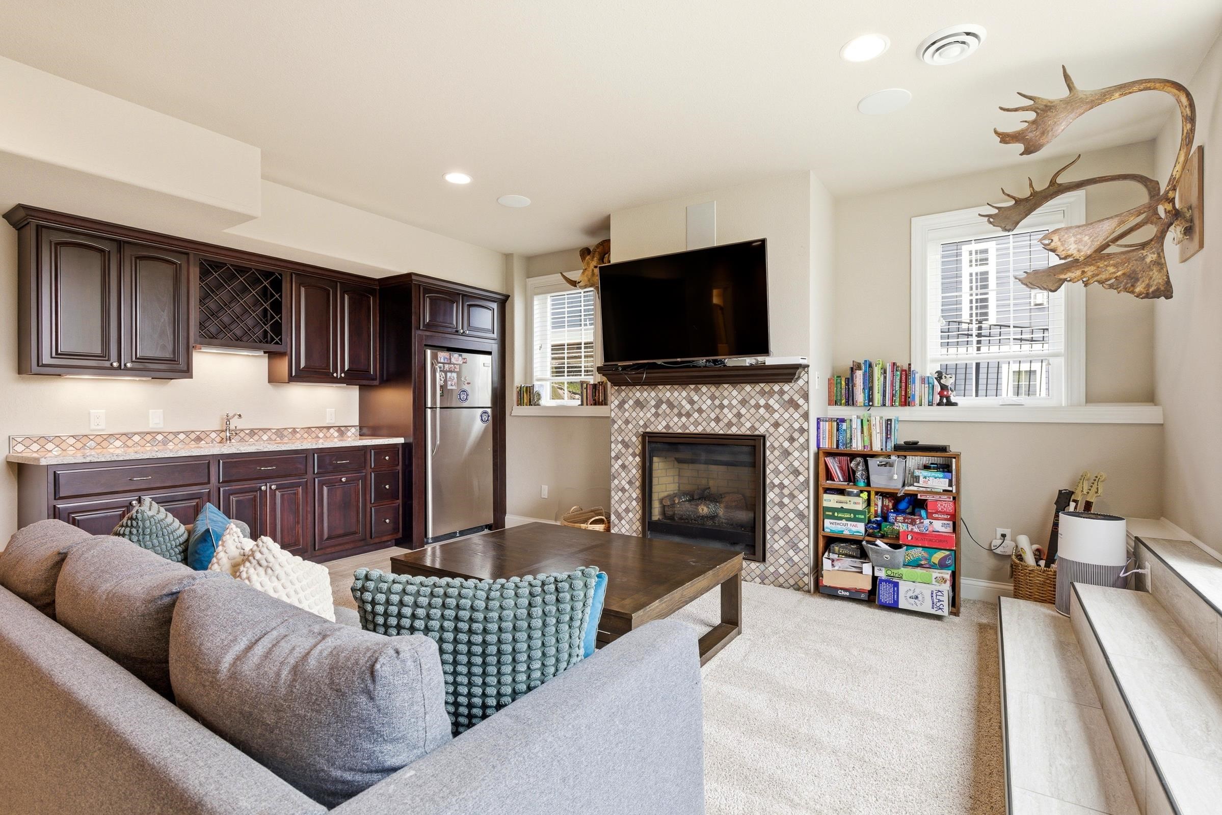 2505 Genevieve Way