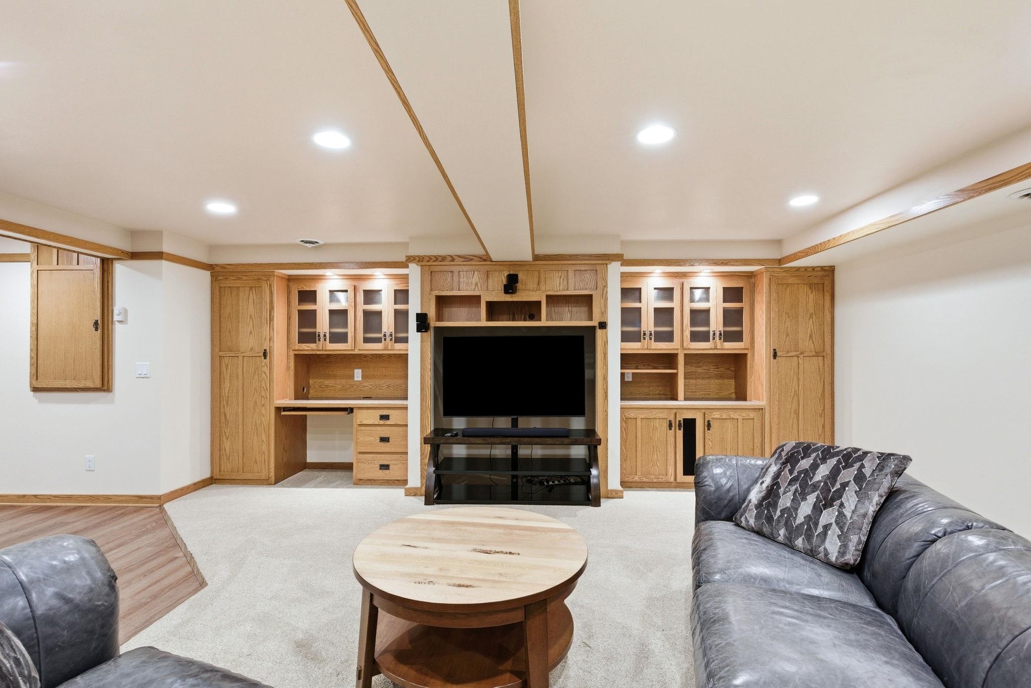 8901 Timber Wolf Trail