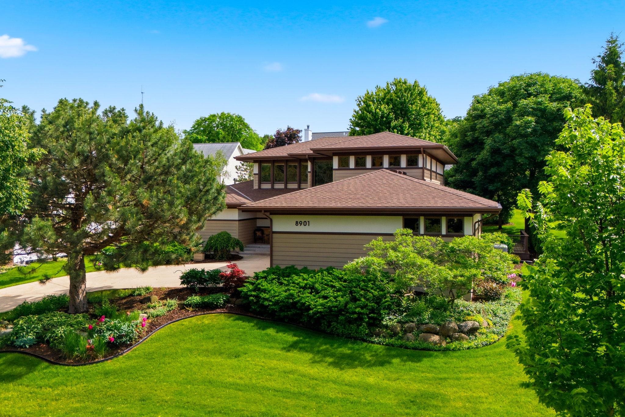 8901 Timber Wolf Trail