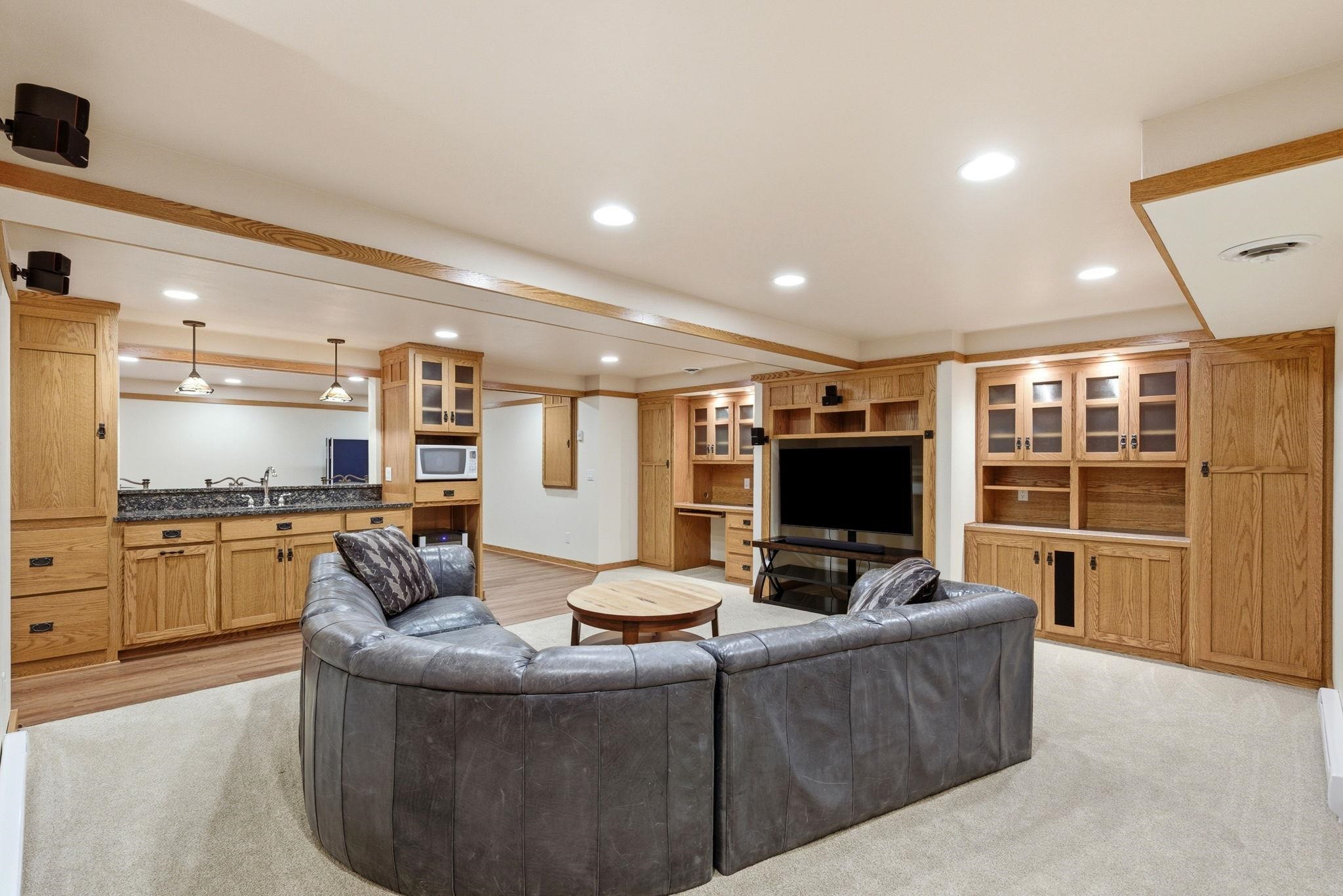 8901 Timber Wolf Trail