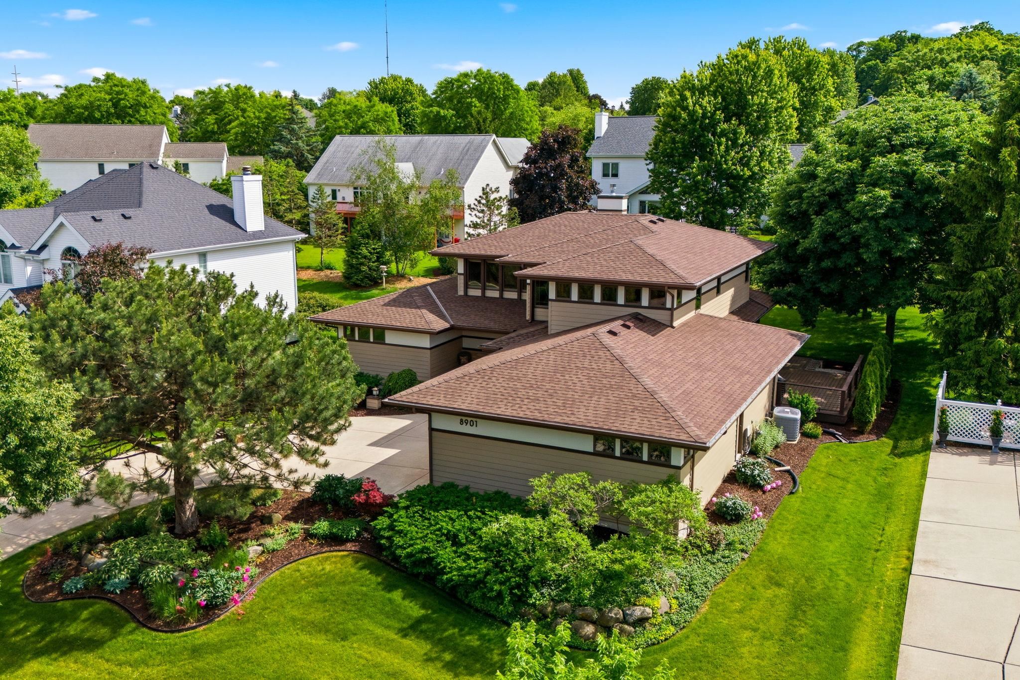 8901 Timber Wolf Trail