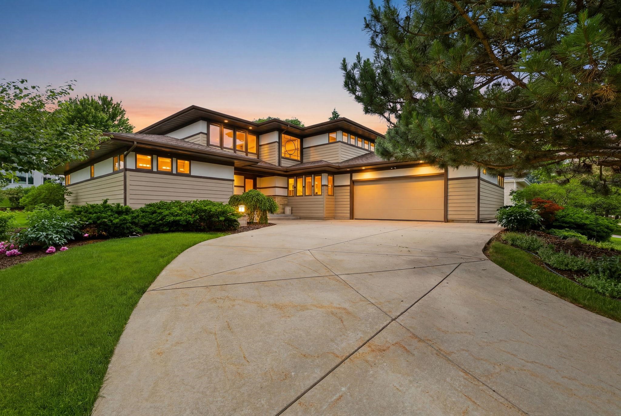 8901 Timber Wolf Trail