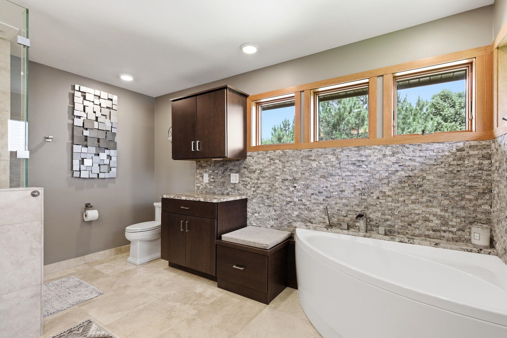 8901 Timber Wolf Trail