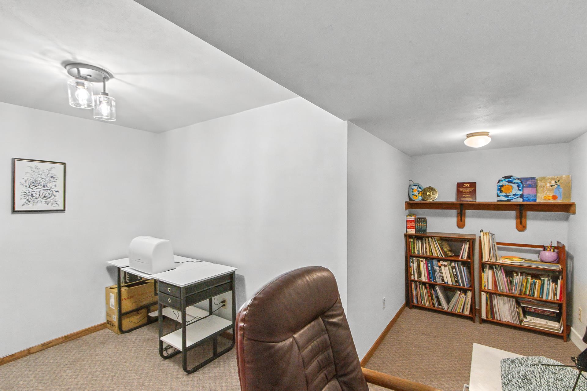 860 iroquois Circle