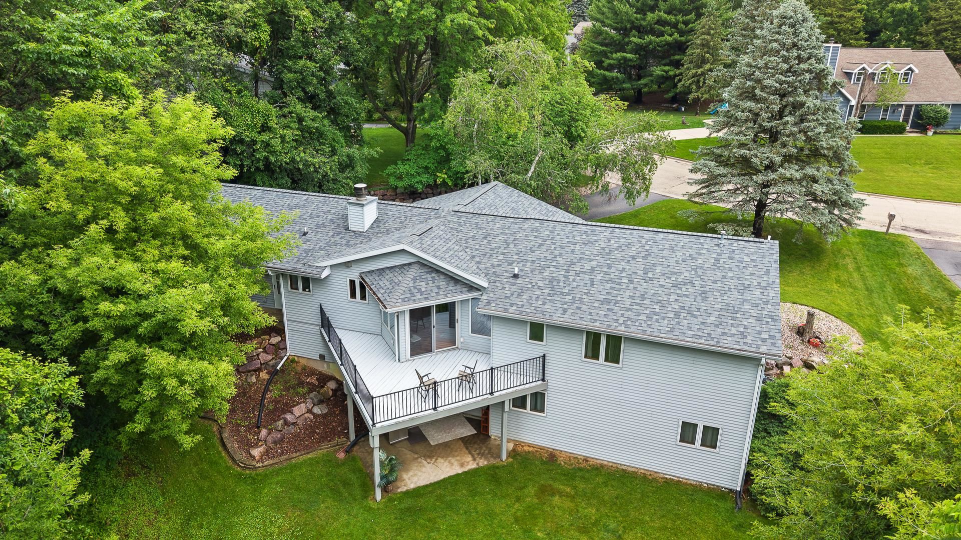860 iroquois Circle