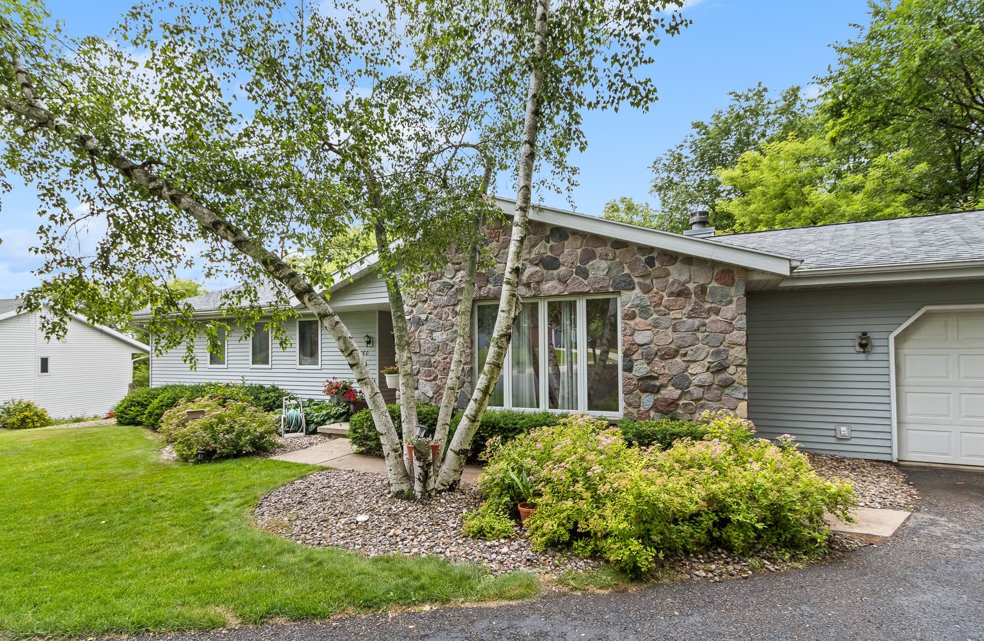 860 iroquois Circle