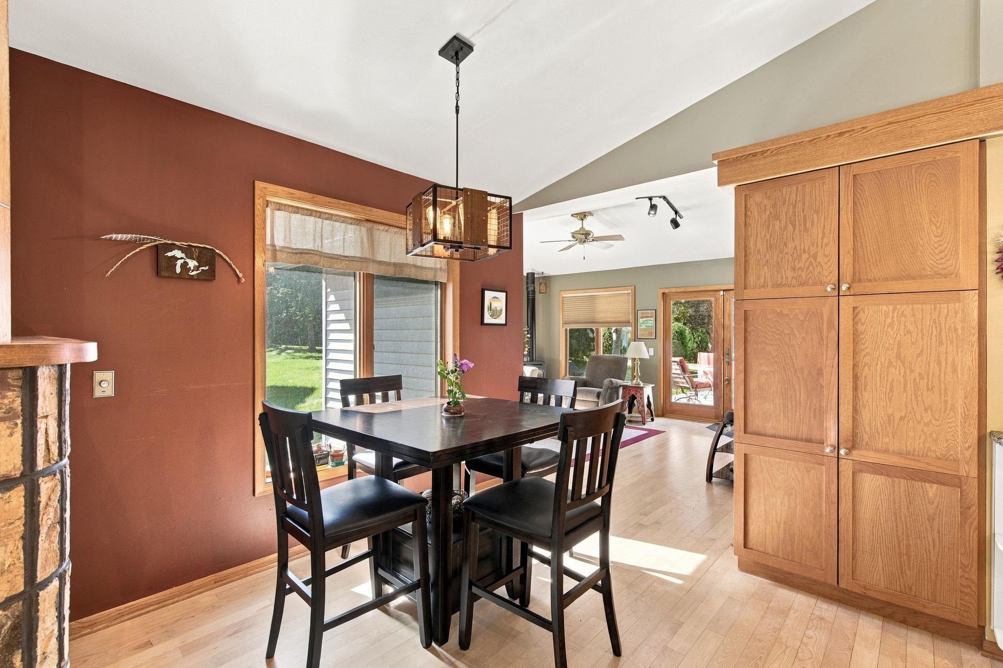 10 Apple Hill Circle