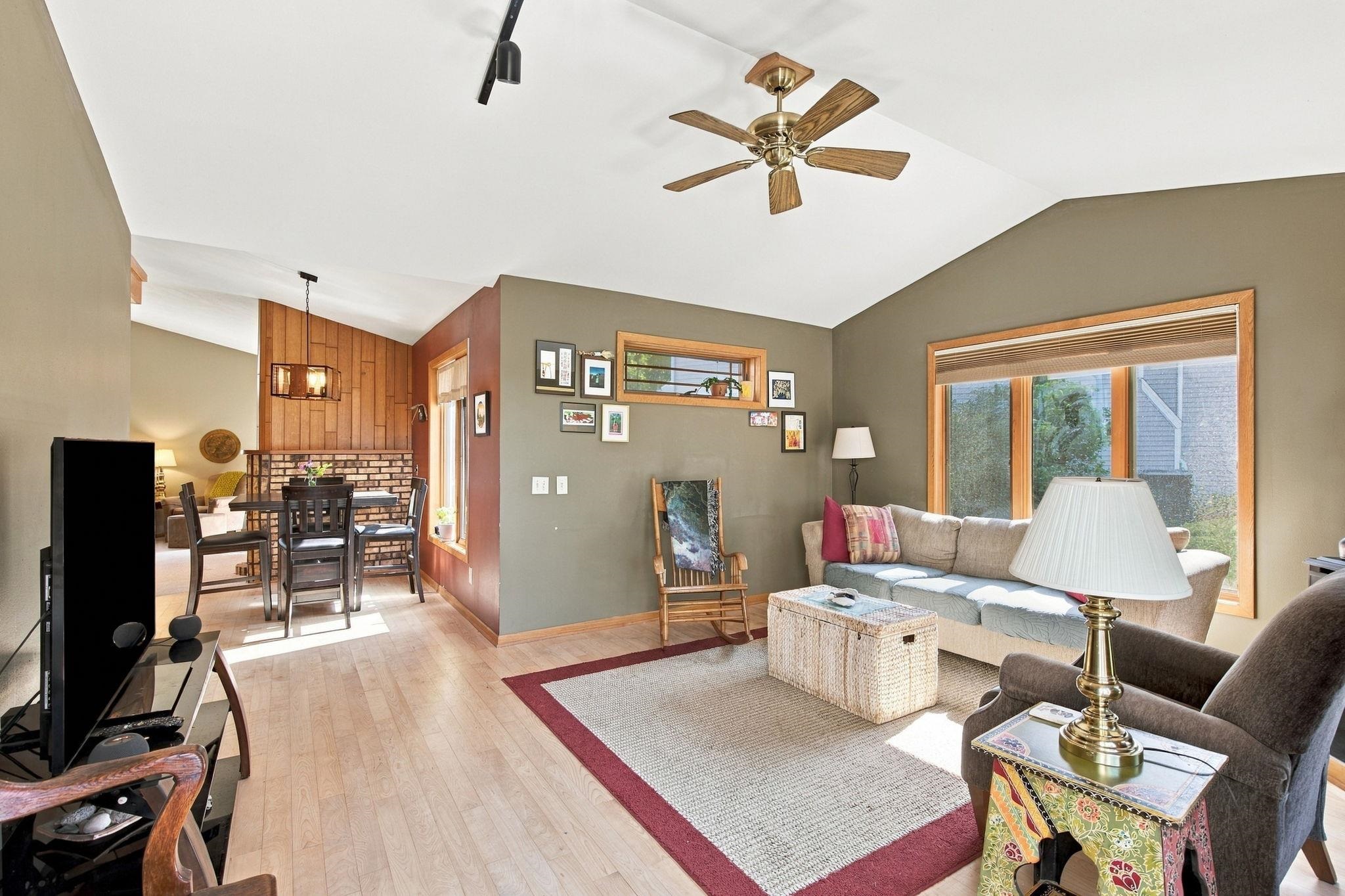 10 Apple Hill Circle