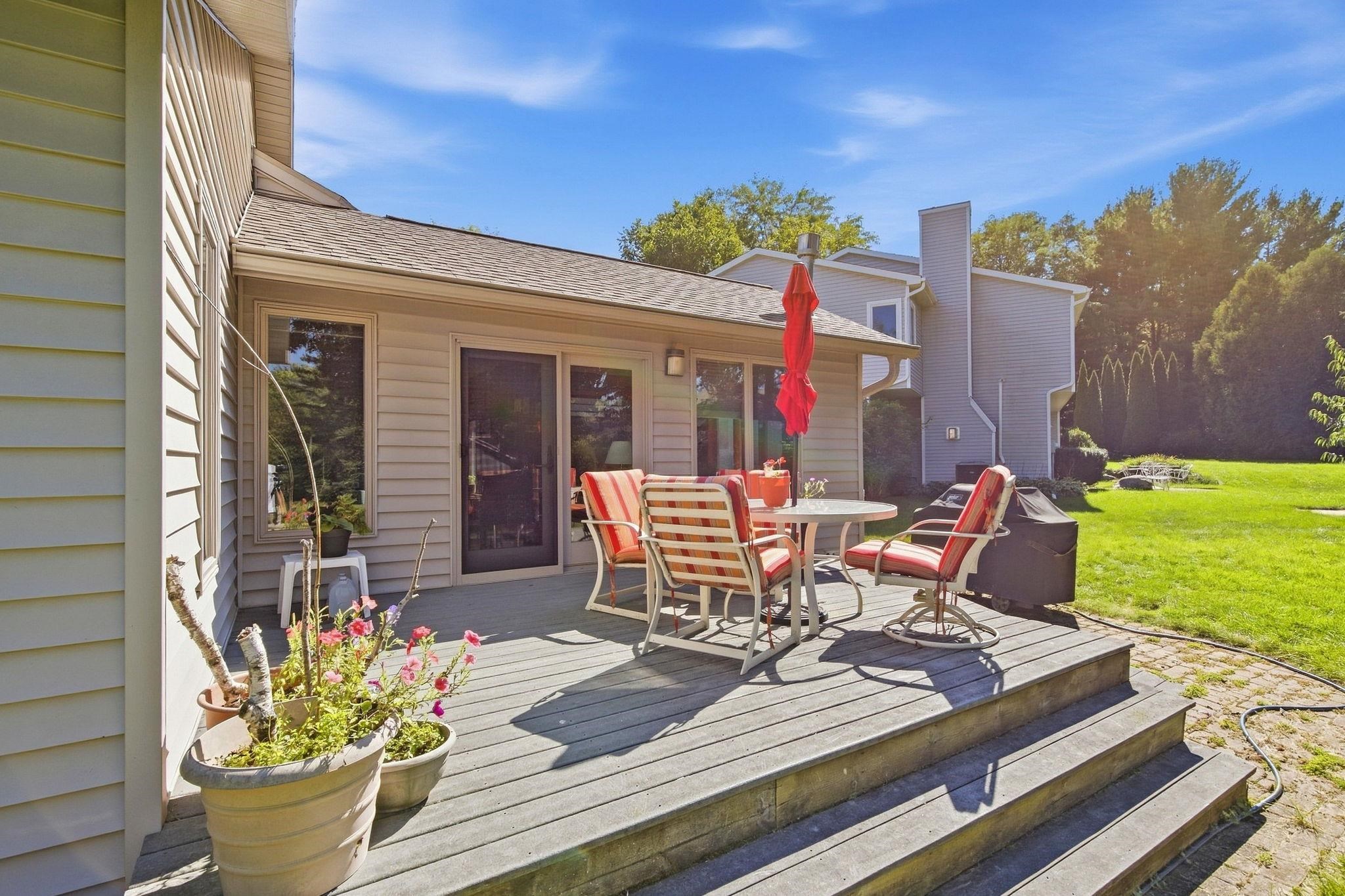10 Apple Hill Circle