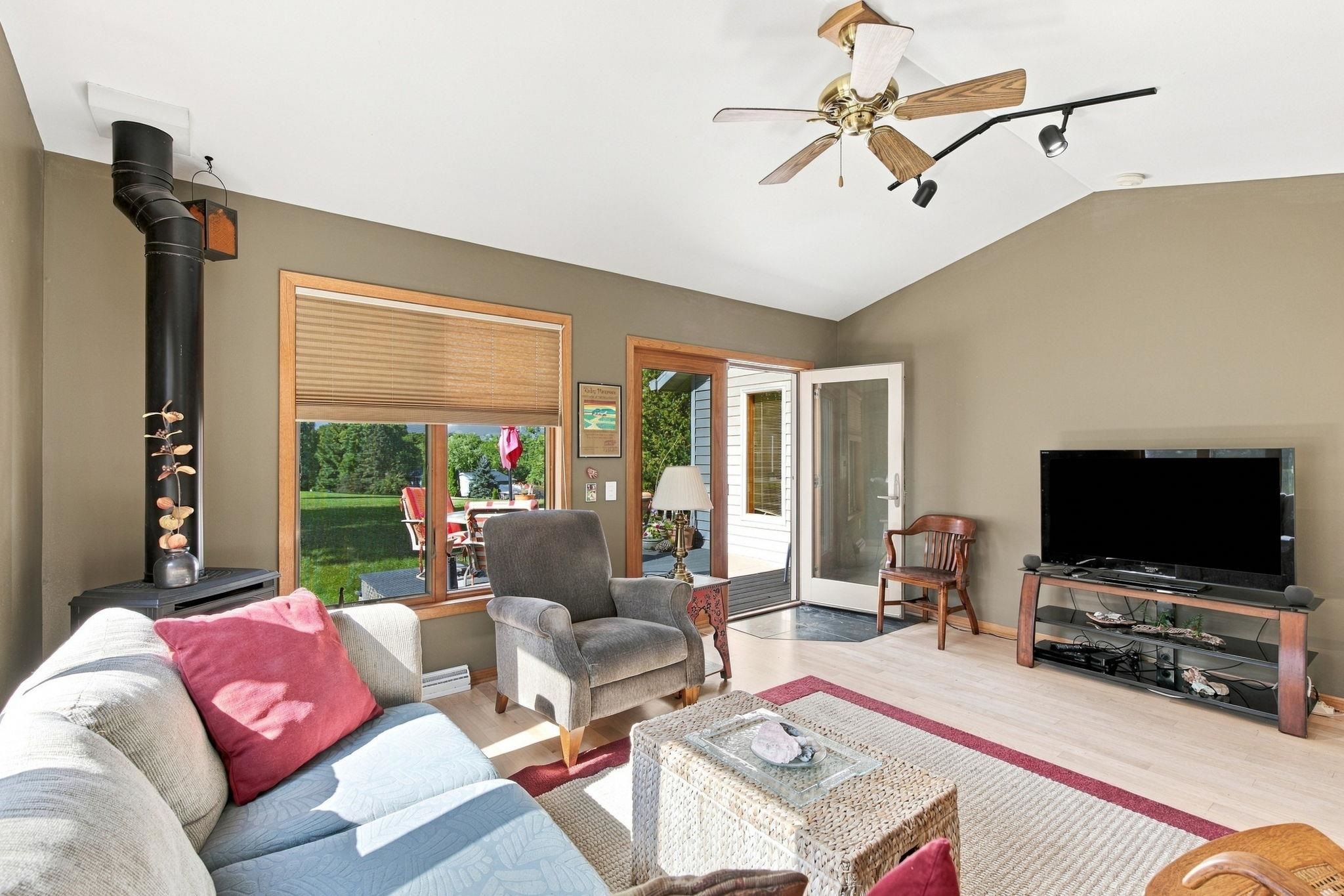 10 Apple Hill Circle