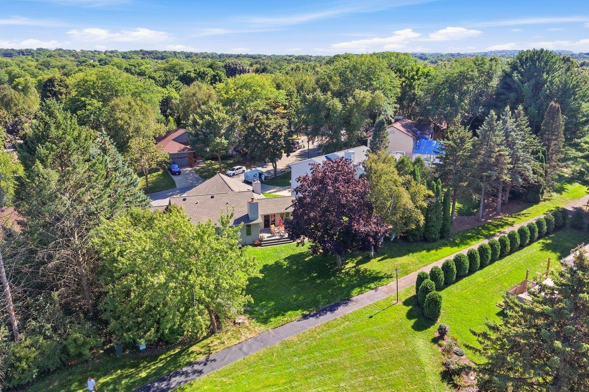 10 Apple Hill Circle