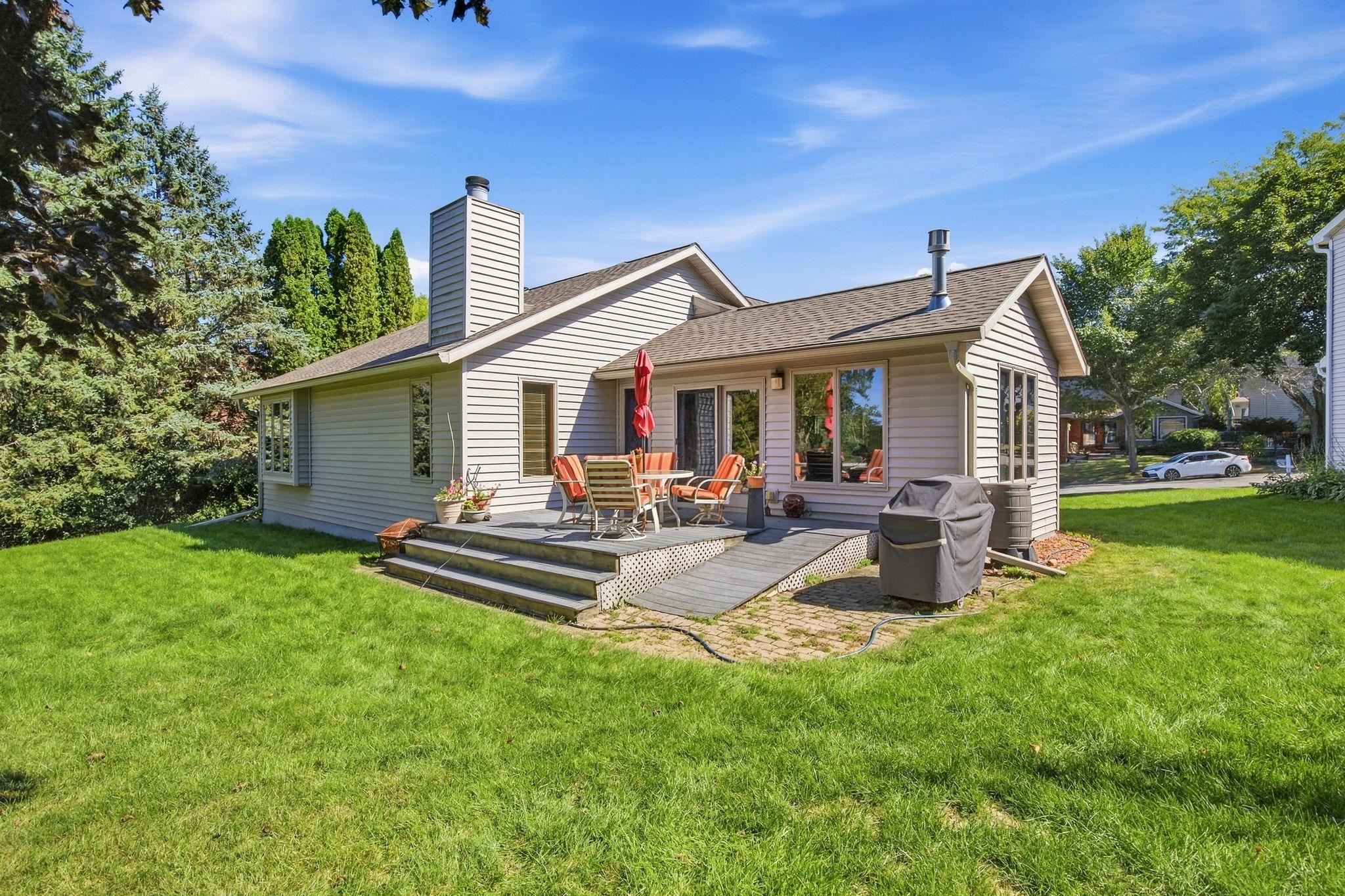 10 Apple Hill Circle