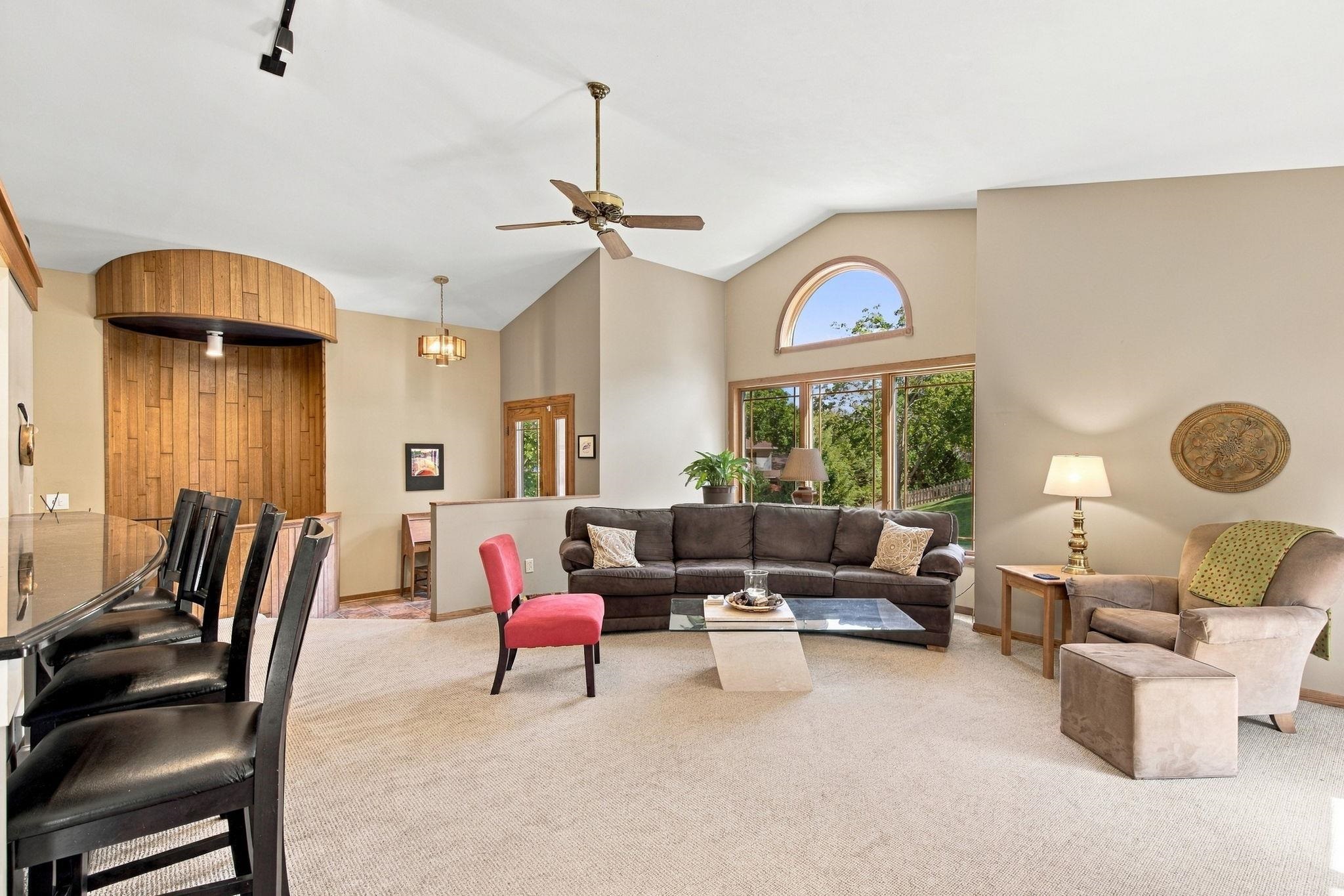 10 Apple Hill Circle
