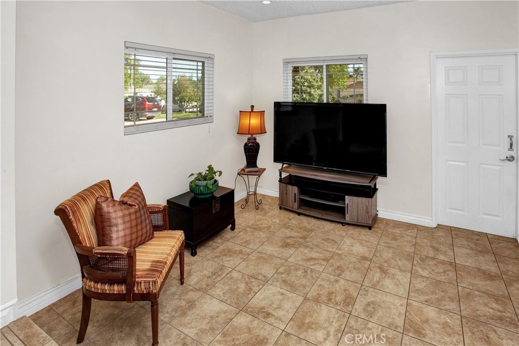 21025 Hemmingway Street