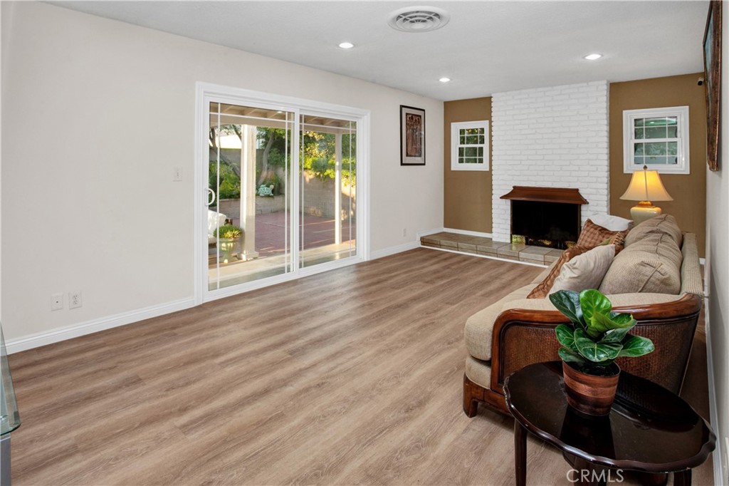 21025 Hemmingway Street