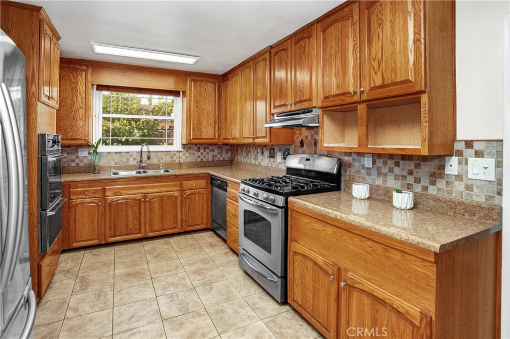 21025 Hemmingway Street