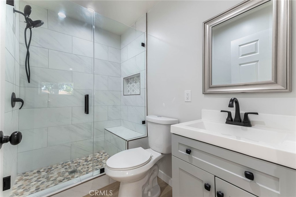 636 E Avenida De Los Arboles