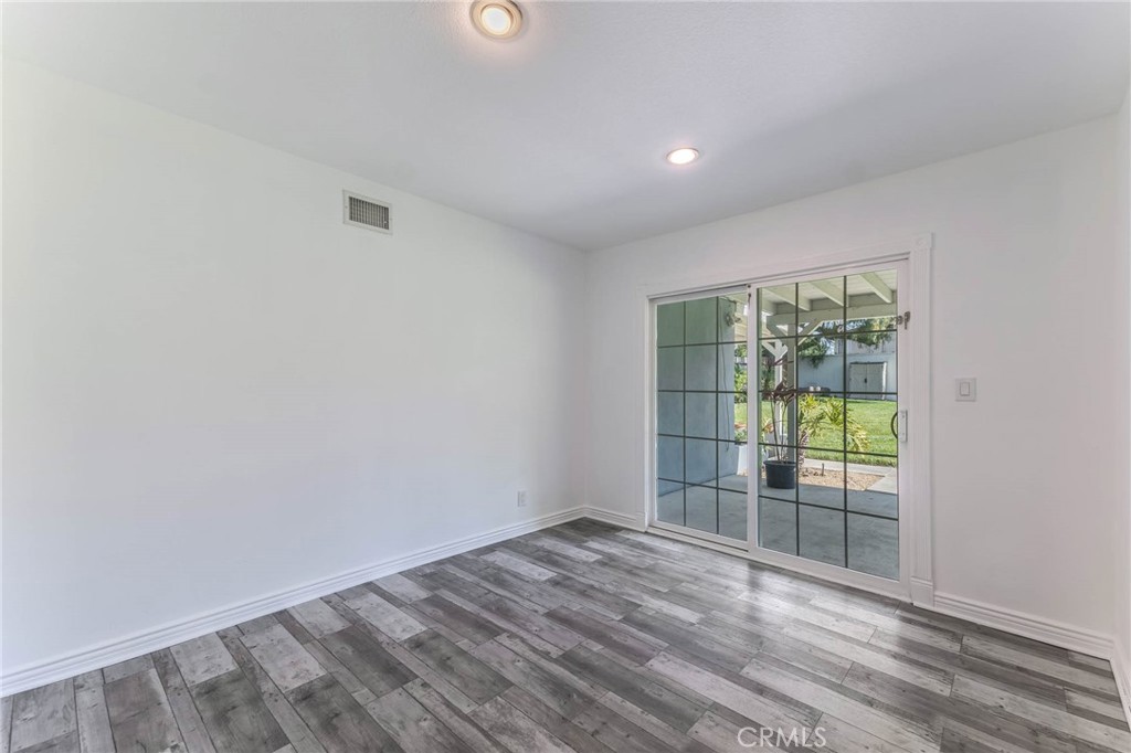 636 E Avenida De Los Arboles