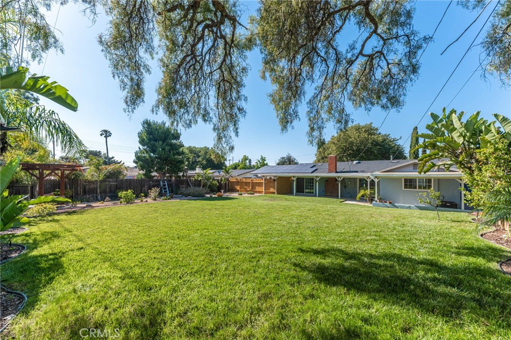 636 E Avenida De Los Arboles