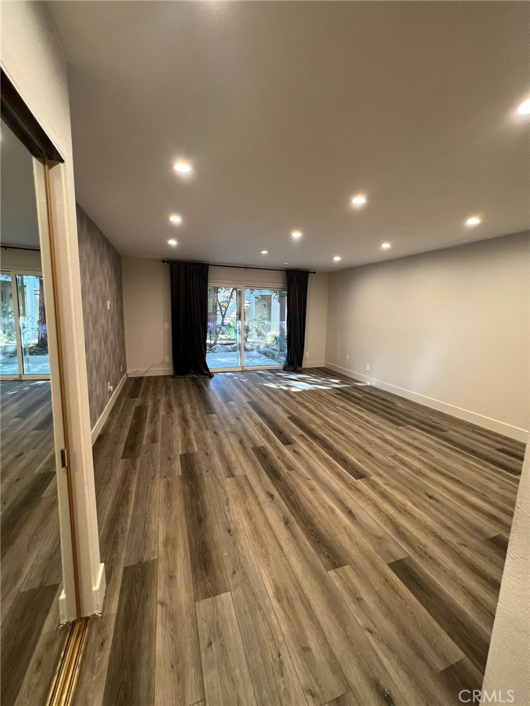 7131 Farralone Avenue 35