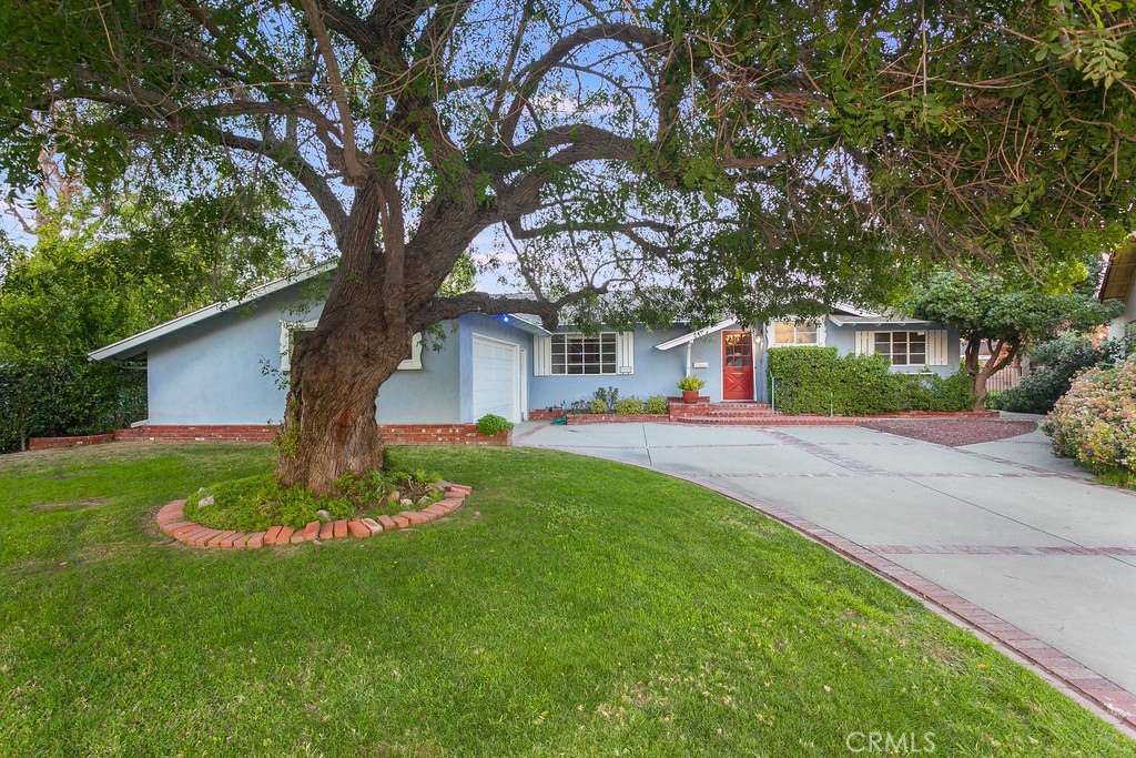 7942 Moorcroft Avenue