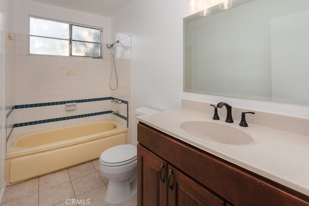 7942 Moorcroft Avenue