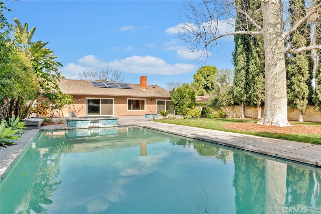 17950 Calvert Street