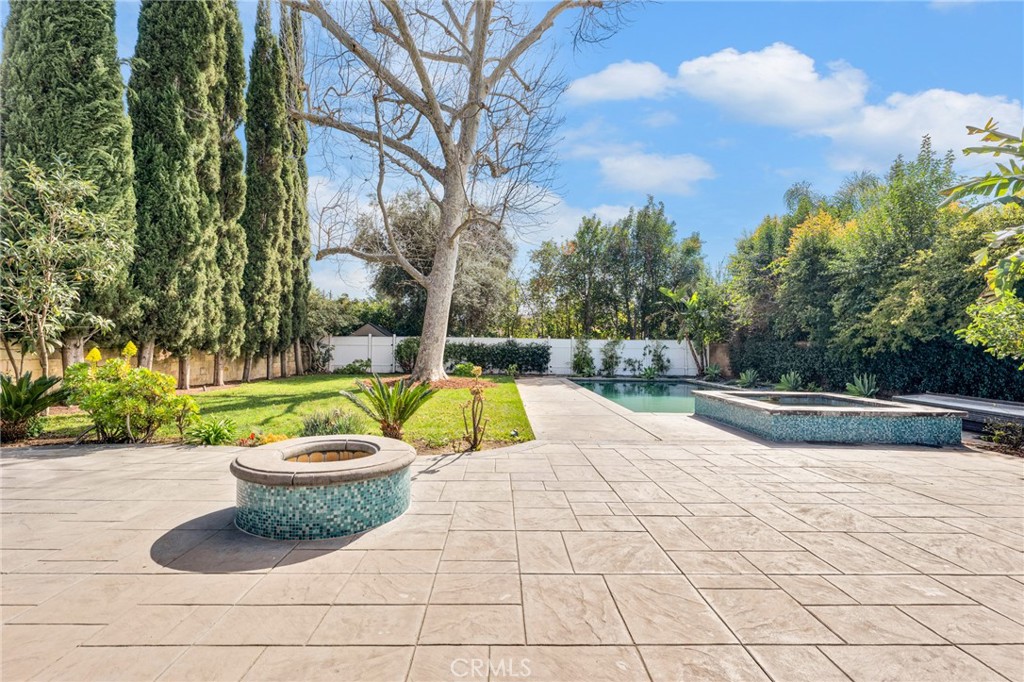 17950 Calvert Street