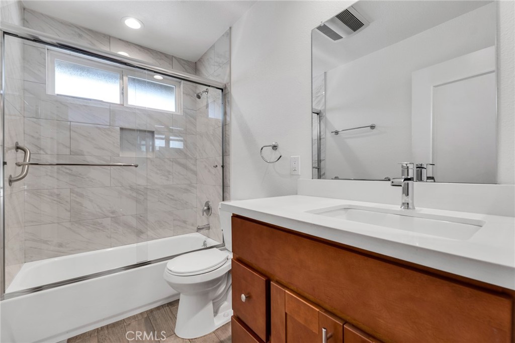 17950 Calvert Street