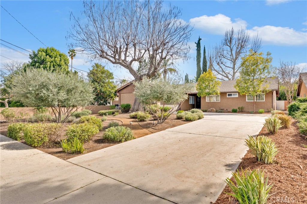 17950 Calvert Street