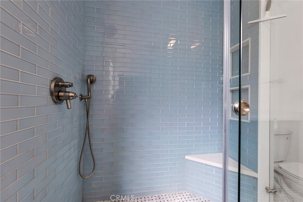 17950 Calvert Street